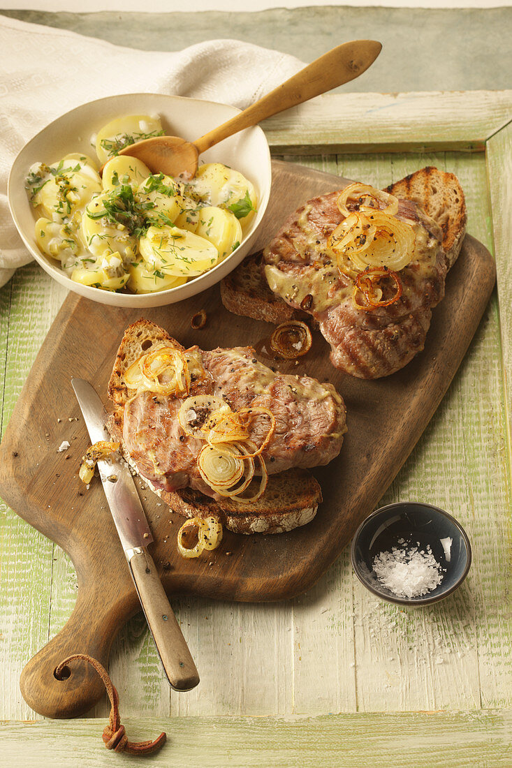 Thuringian roast beef with potato salad