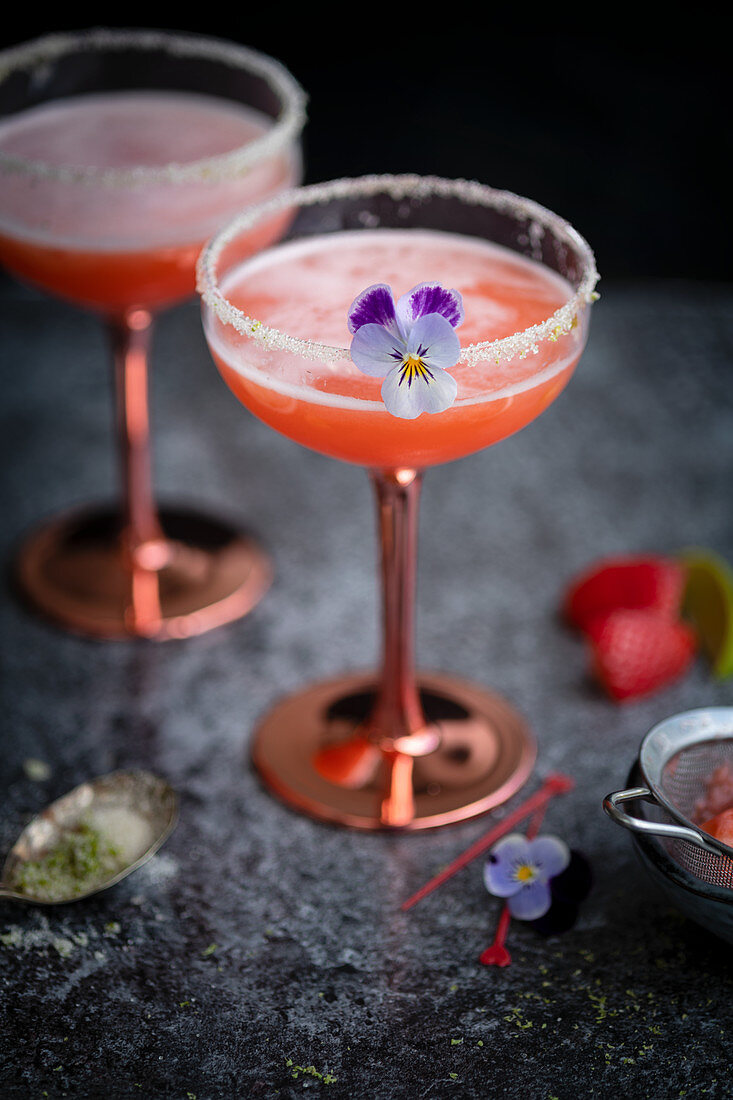 Strawberry gin sour cocktails