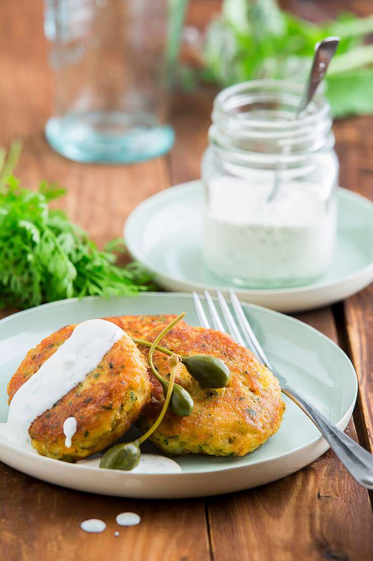 Smoked salmon cakes with capers and yoghurt dip
