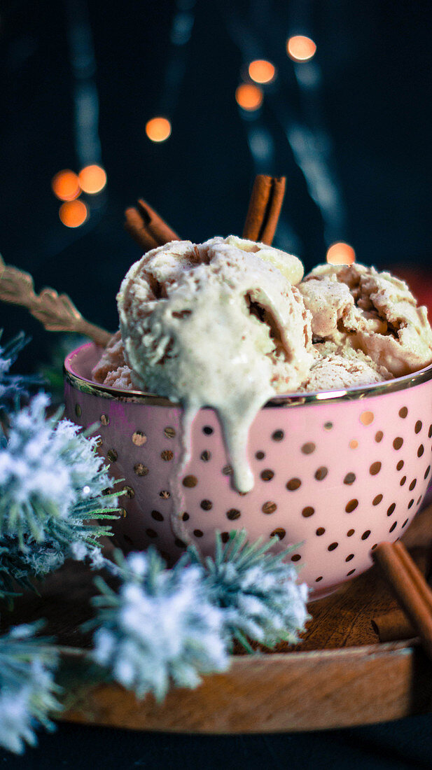 Winter apple cake ice cream with cinnamon