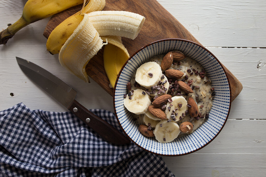 Banana porridge with almonds and cocoa nibs