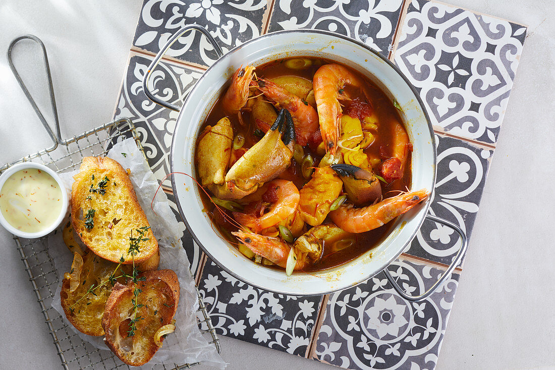 Bouillabaisse mit Garnelen