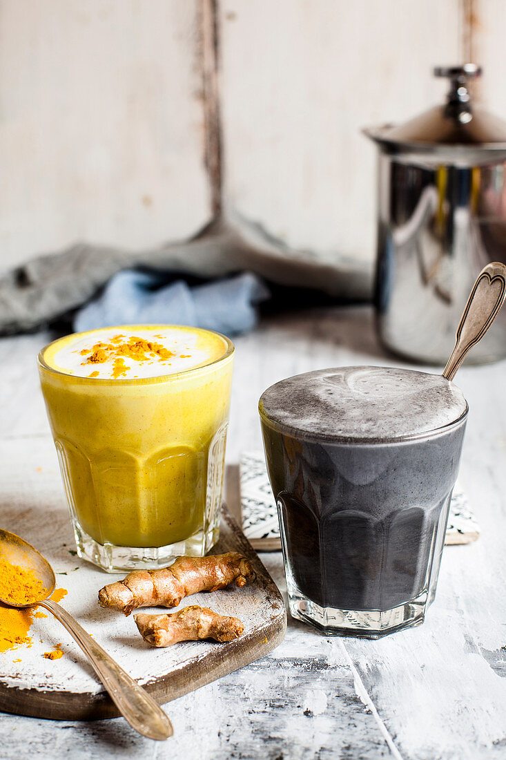Golden milk and charcoal latte (vegan)