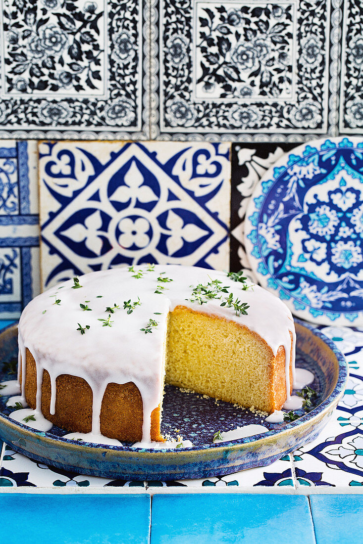 Olivenöl-Zitronen-Kuchen, angeschnitten