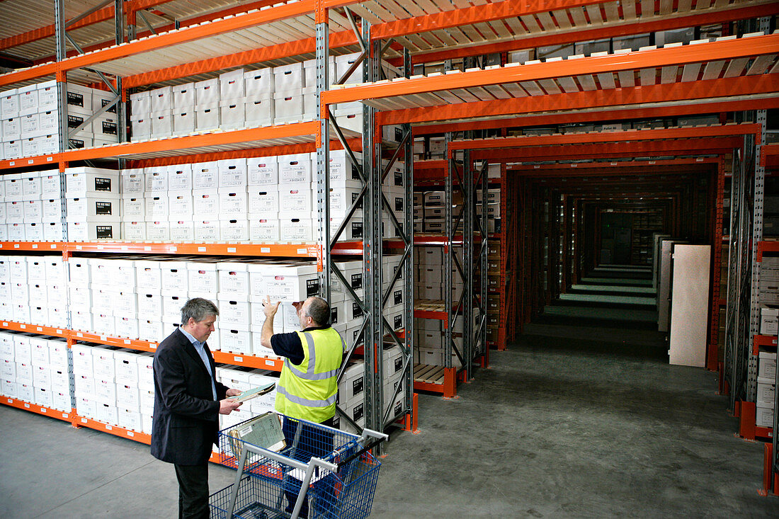 Selecting box in storage facility