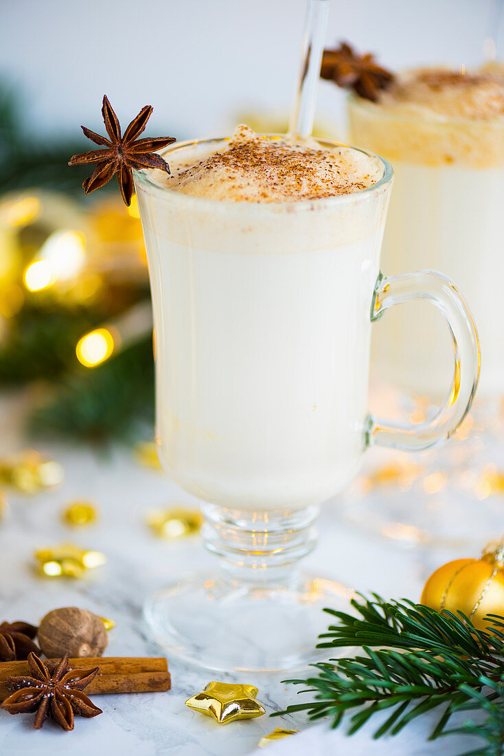 An American eggnog cocktail for Christmas