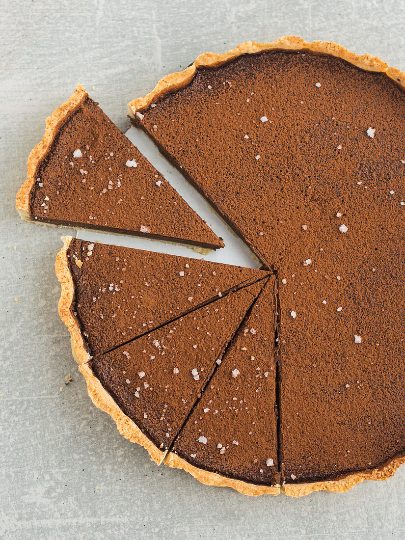 Chocolate tart, sliced (seen from above)