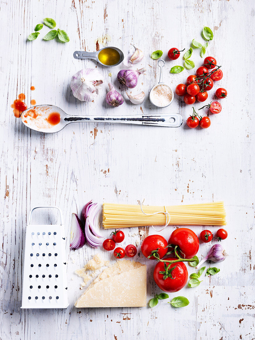 Zutaten für Spaghetti mit Tomatensauce