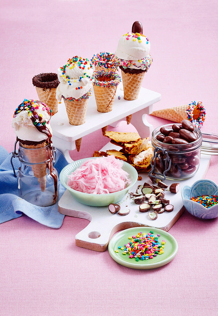 Vanilla ice-cream and dark chocolate melts, cotton candy, honeycomb and chocolate candies