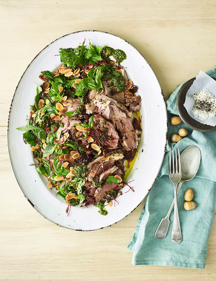 Lammsalat mit Kräutern und Mandeln (Slow Cooking)