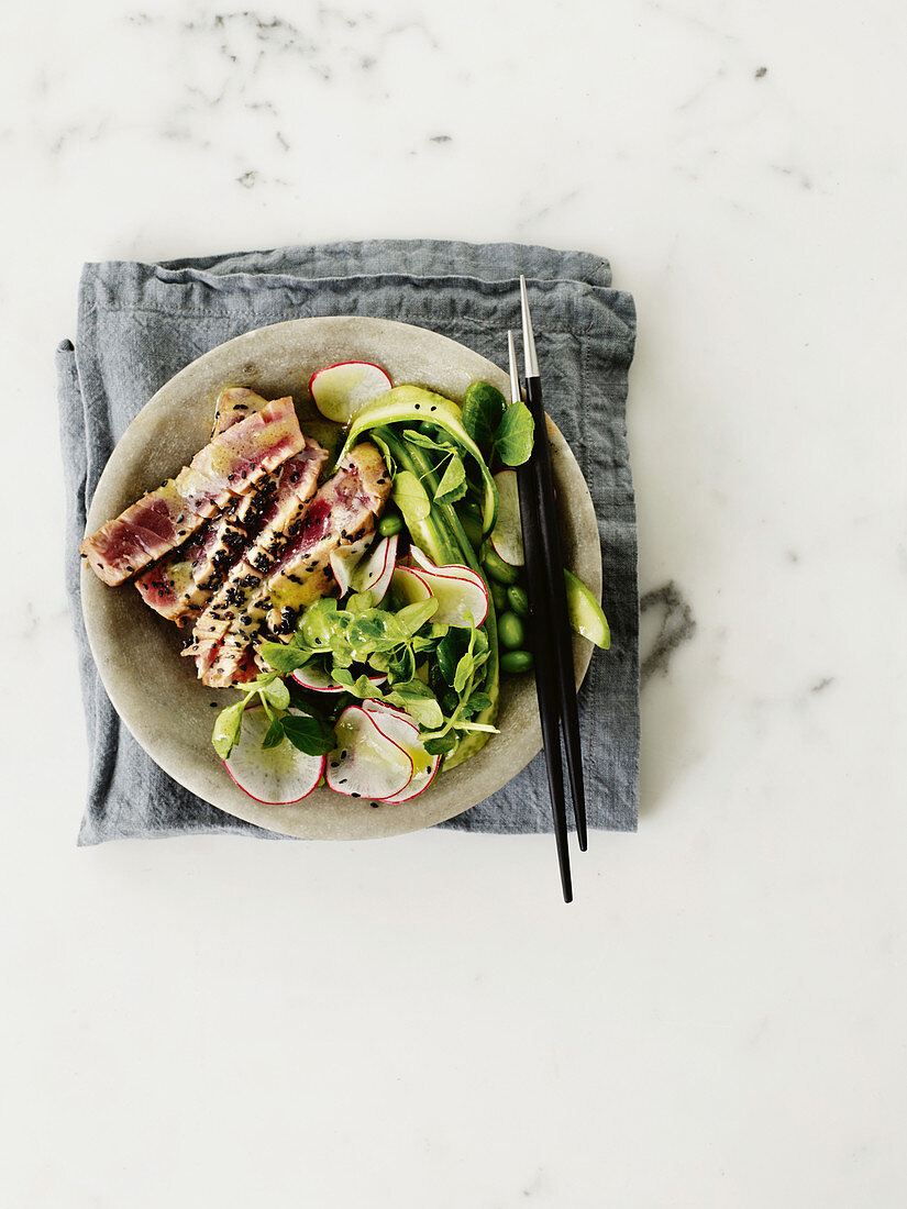 Radieschen-Thunfisch-Salat mit Wasabi-Dressing