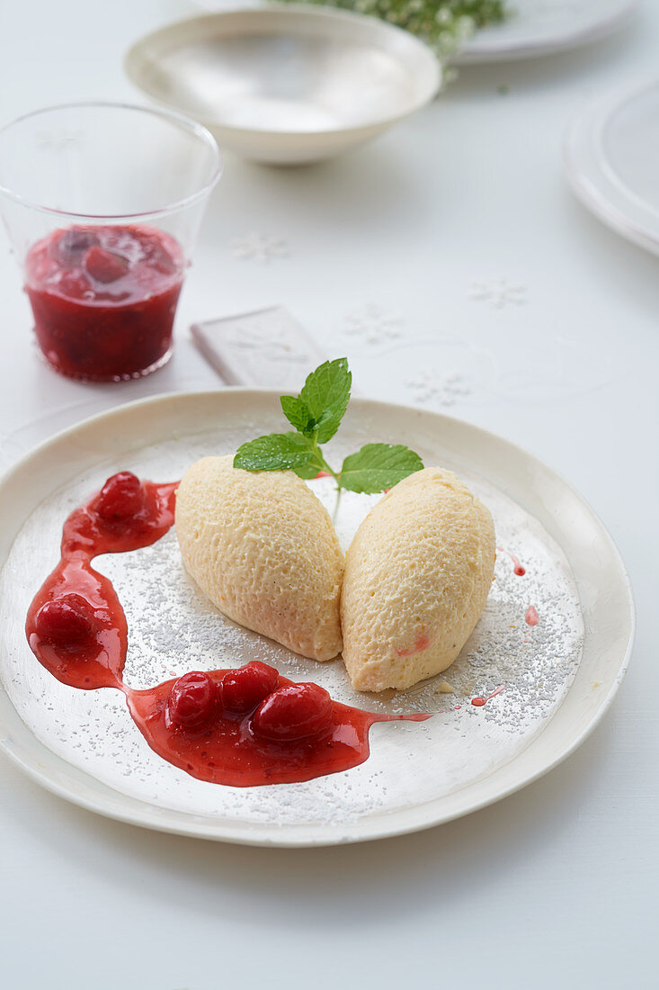 White chocolate mousse with cranberries (Christmas)