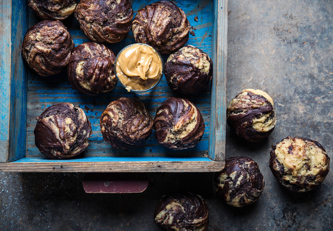 Chocolate and peanut butter muffins (vegan)