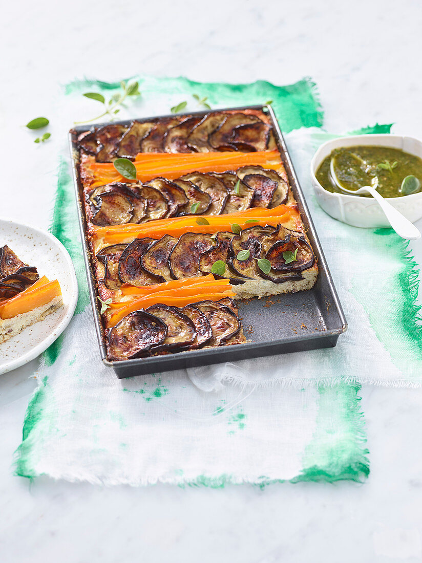 Auberginen-Tian mit Ricotta, Möhren und Oregano-Petersilien-Pesto