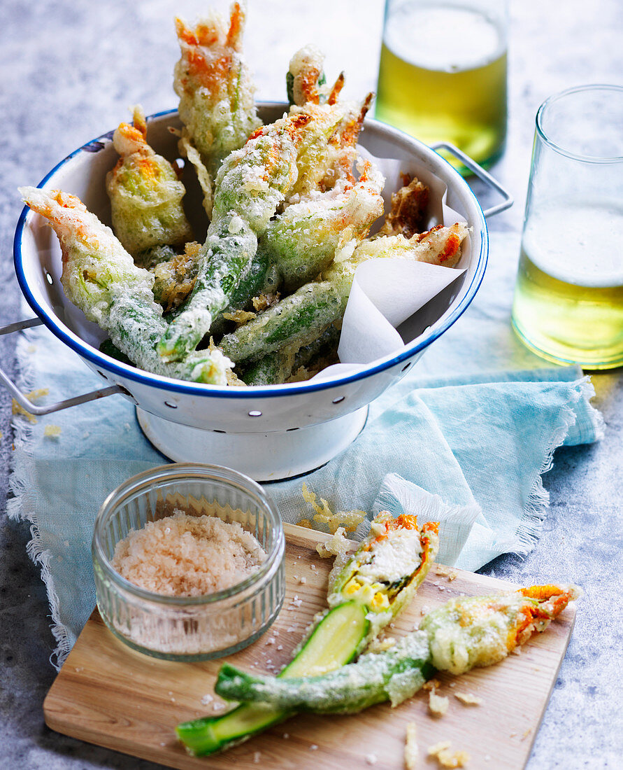 Gefüllte Zucchiniblüten-Tempura