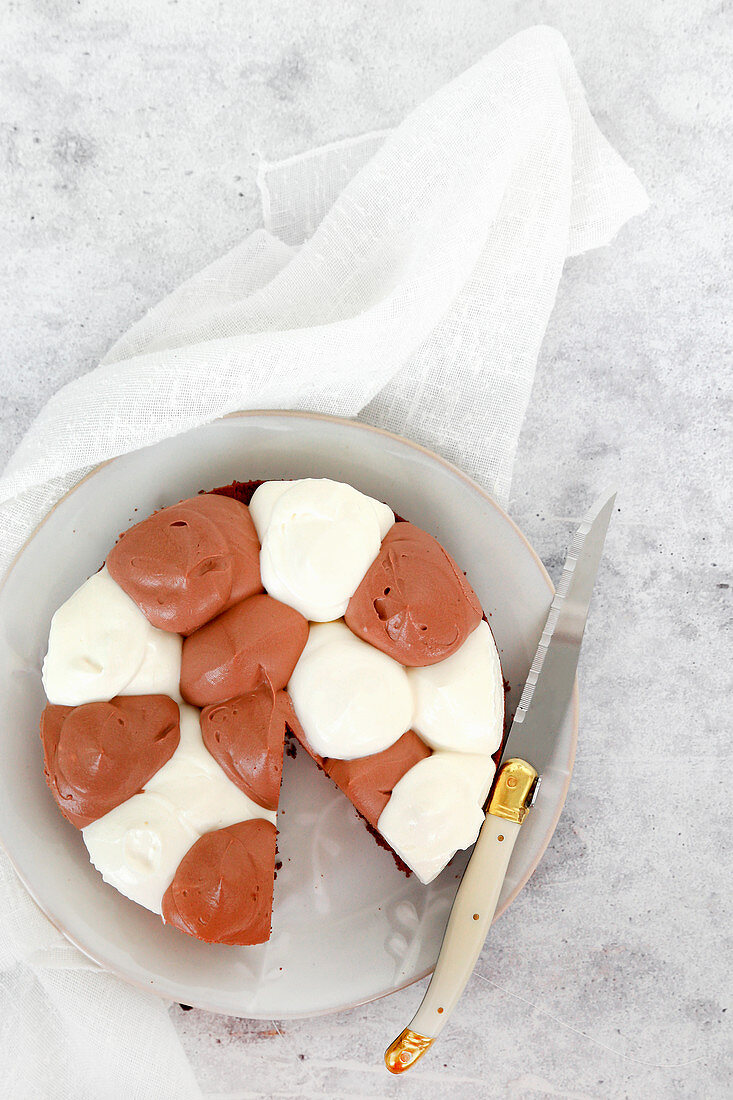 Käsekuchen mit heller und dunkler Mascarponecreme