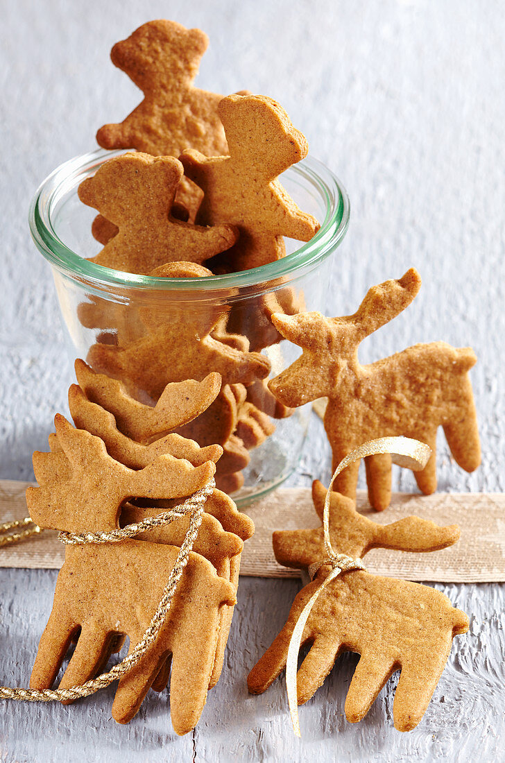 Ginger biscuits: Christmas biscuits from Sweden shape like moose