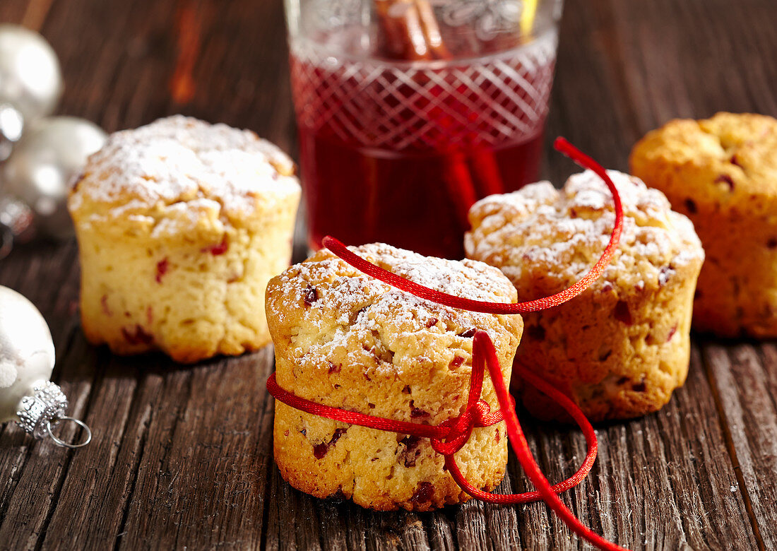 Mini-Stollen-Cupcakes mit Cranberries, im Glas gebacken