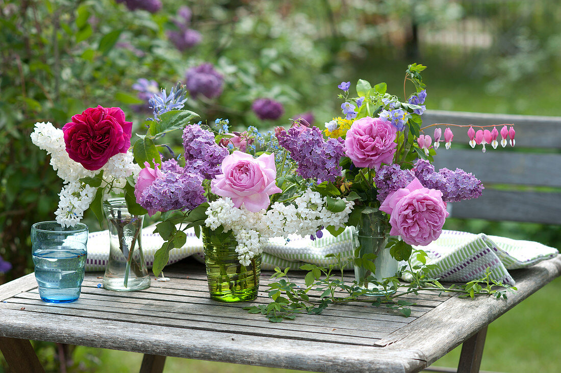 Small Bouquets With Roses And Lilac