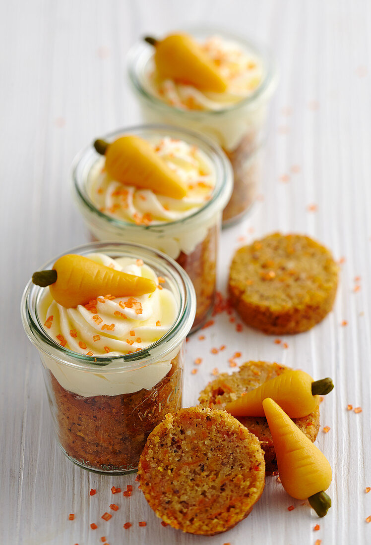 Carrot muffins with cream cheese and marzipan carrots in mason jars for Easter brunch