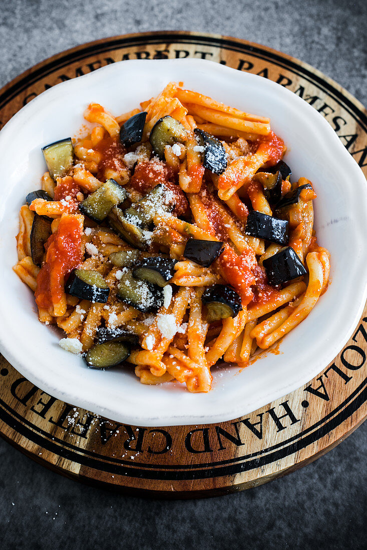 Sicilian pasta with fried aubergines