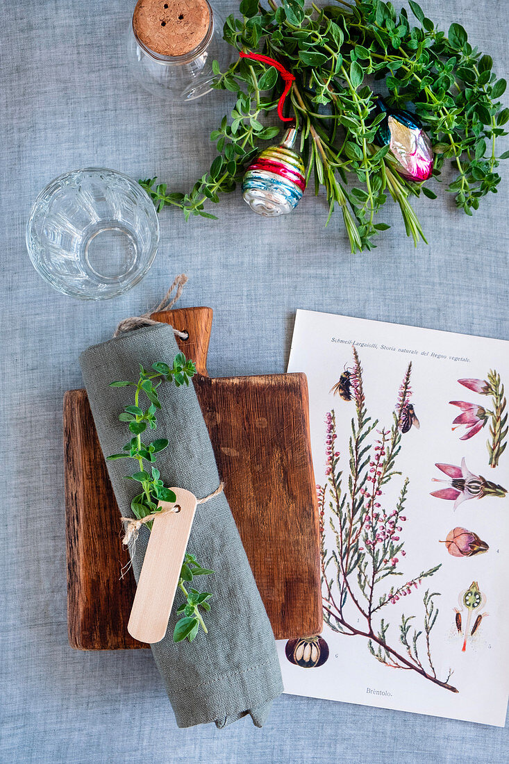 Botanical Christmas table setting