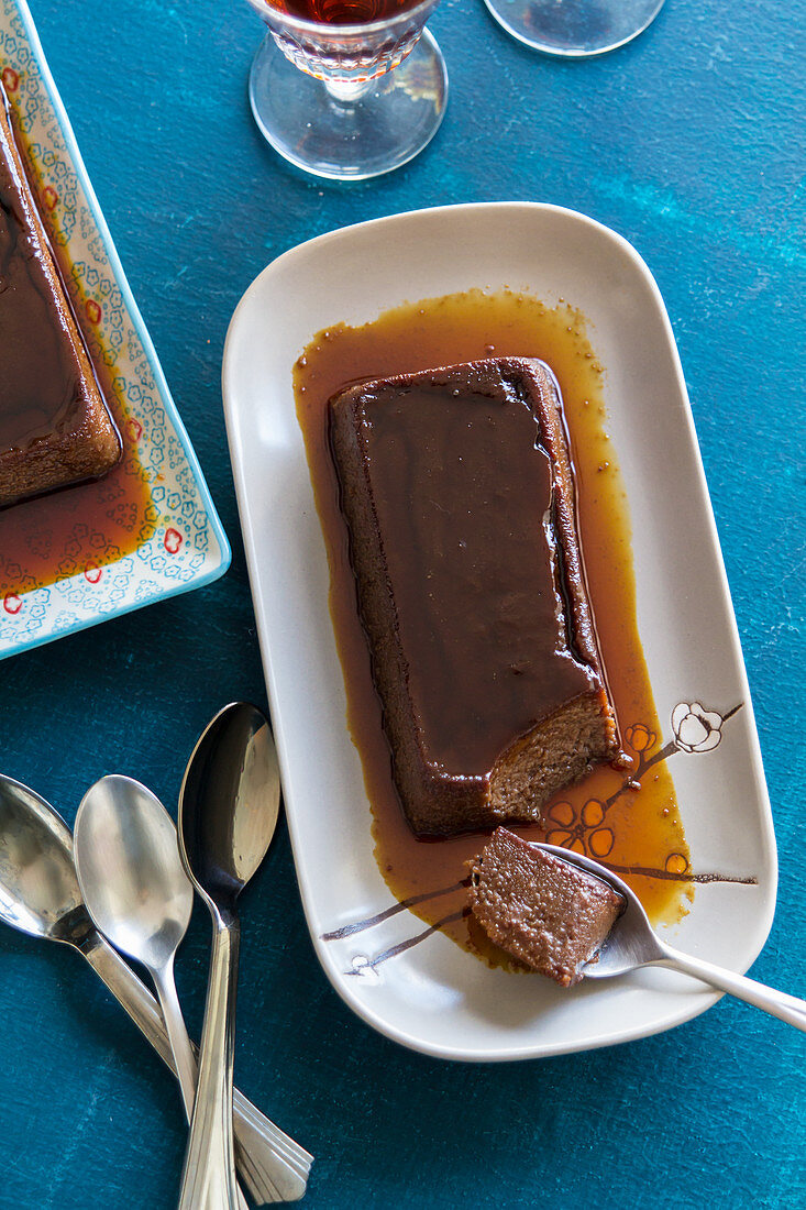 Chocolate and caramel flans