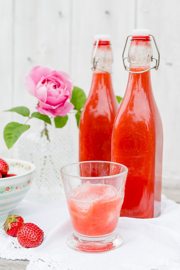 Strawberry limeade with vodka