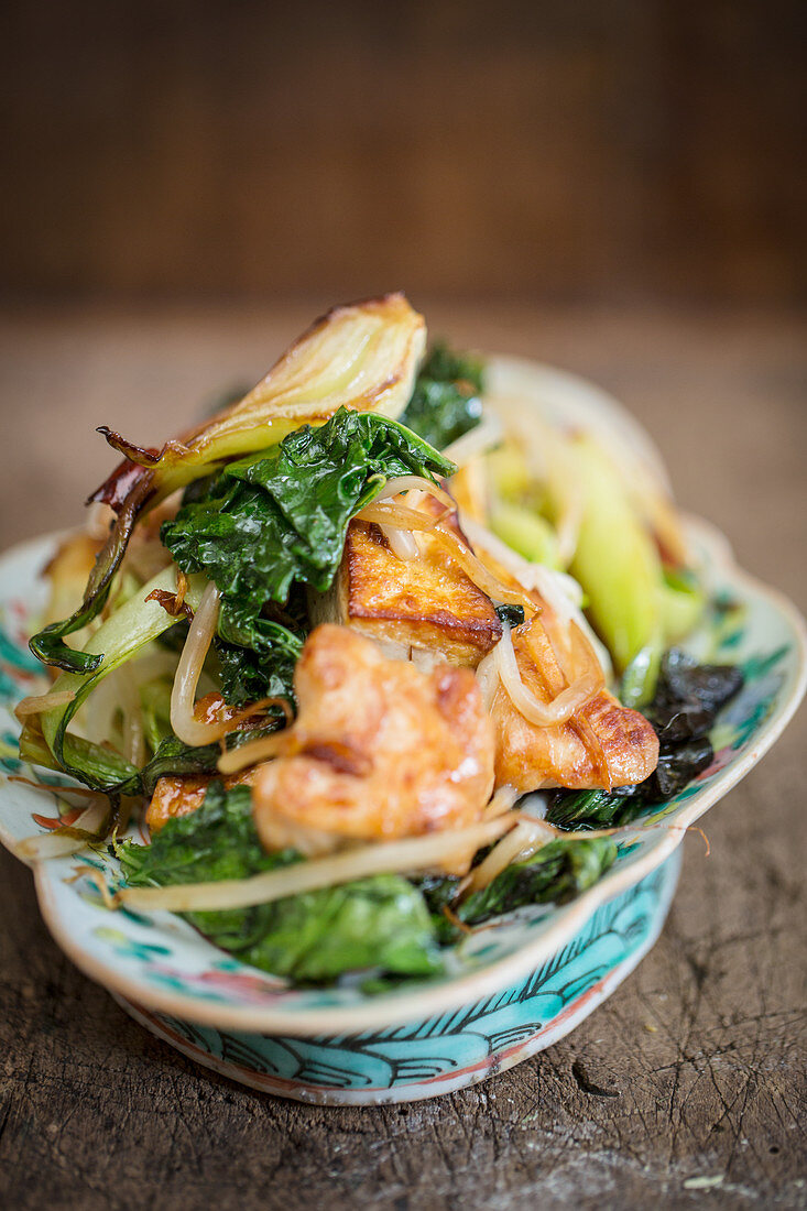 Chicken with tofu and peanuts (Thailand)