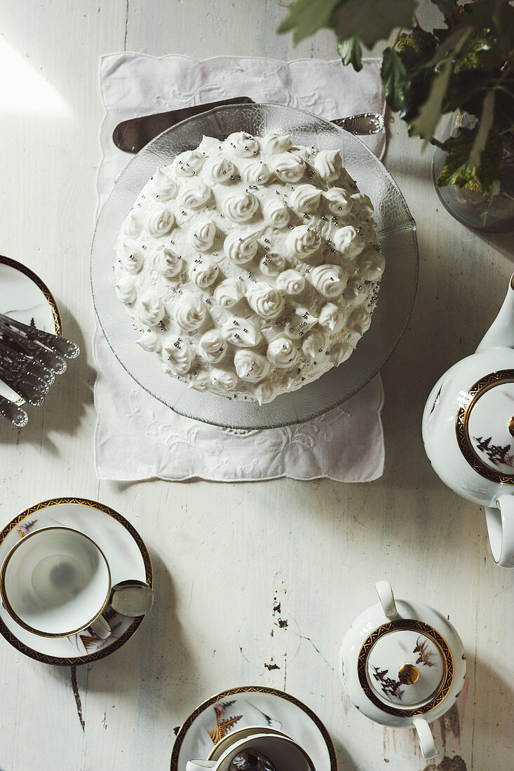 Merengue cake