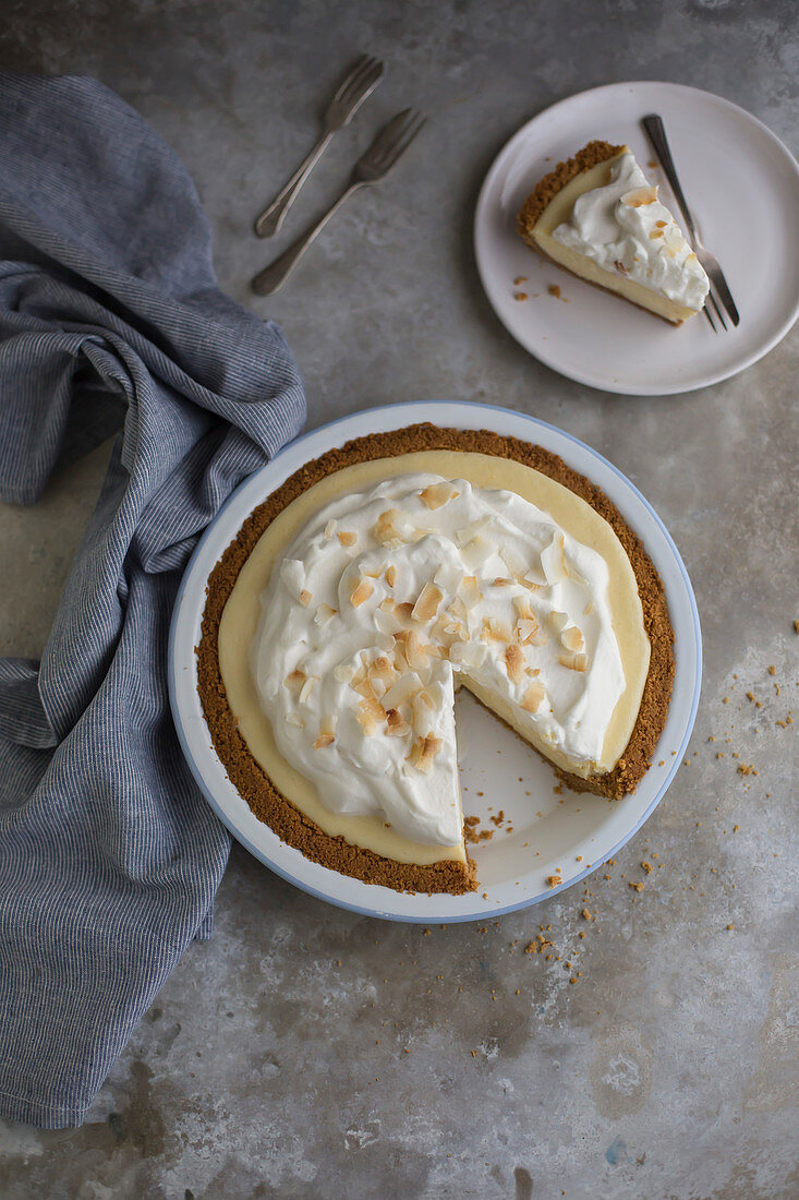 Lemon cream pie, sliced (top view)