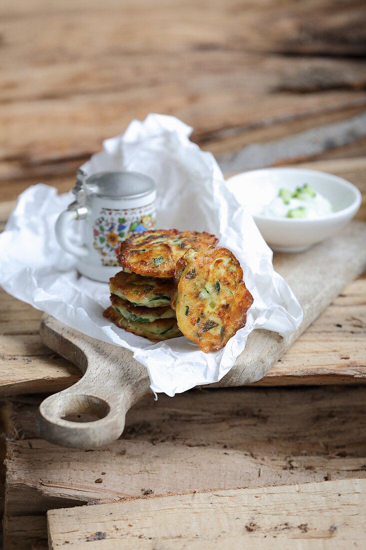 Bavaria meets Greece – courgette fritters