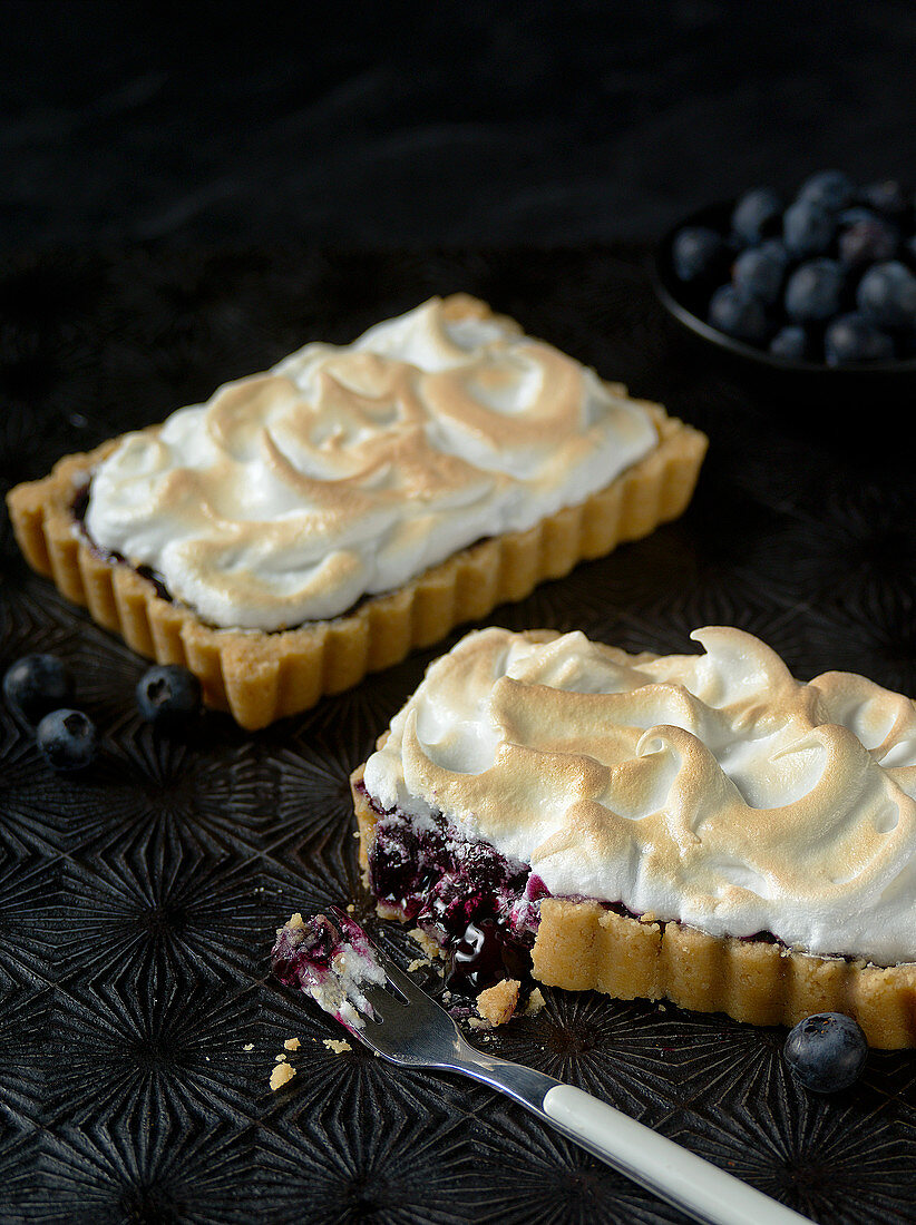 Blaubeertarteletts mit Baiserhaube