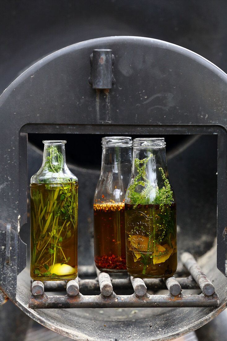 Herb and spice oil for grilling