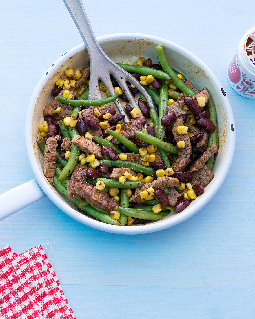 Tex Mex beef with green beans, kidney beans and sweetcorn