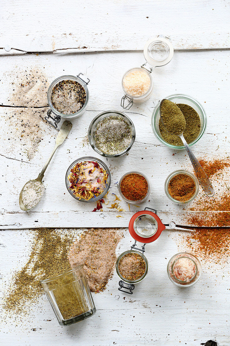 Spice mixtures for grilling