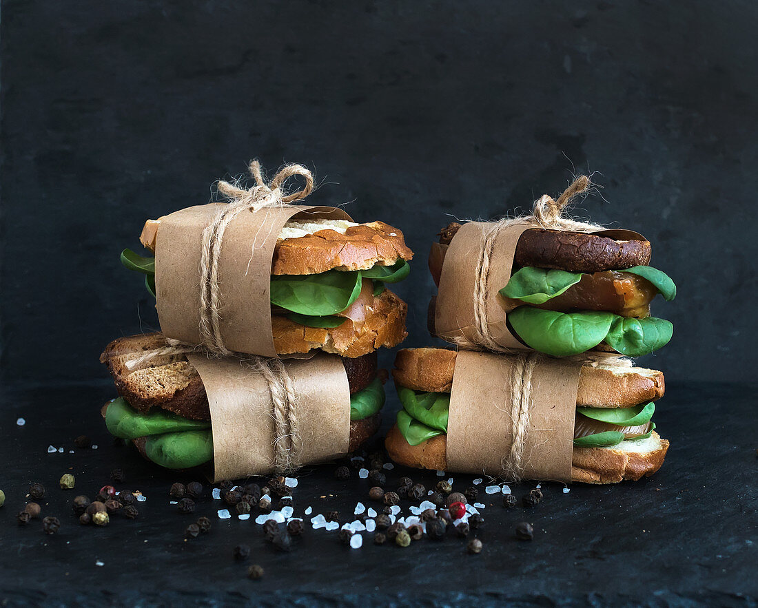 Cured chicken and spinach whole grain sandwiches