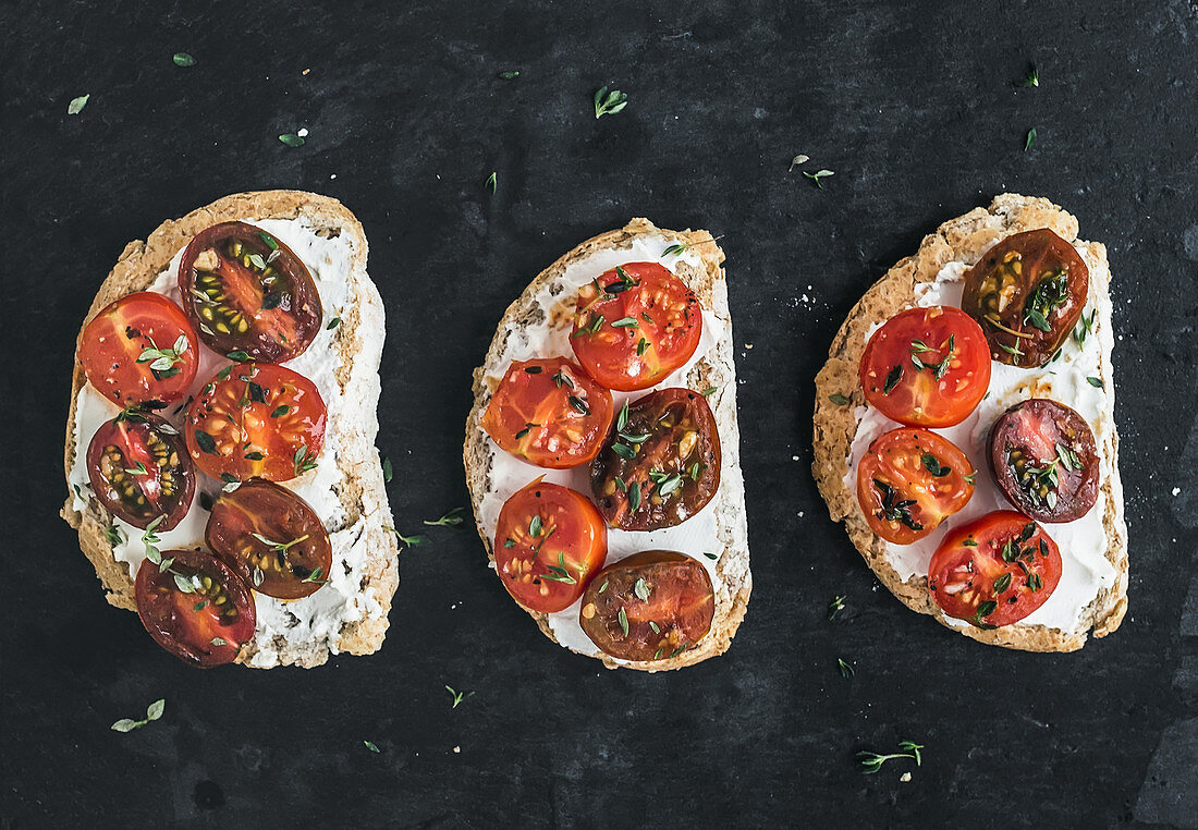 Ricotta and cherry-tomato sandwiches with fresh thyme