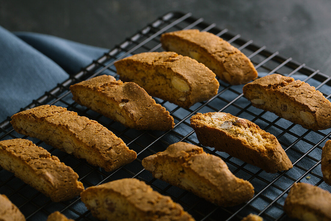 Italian cantuccini biscuits