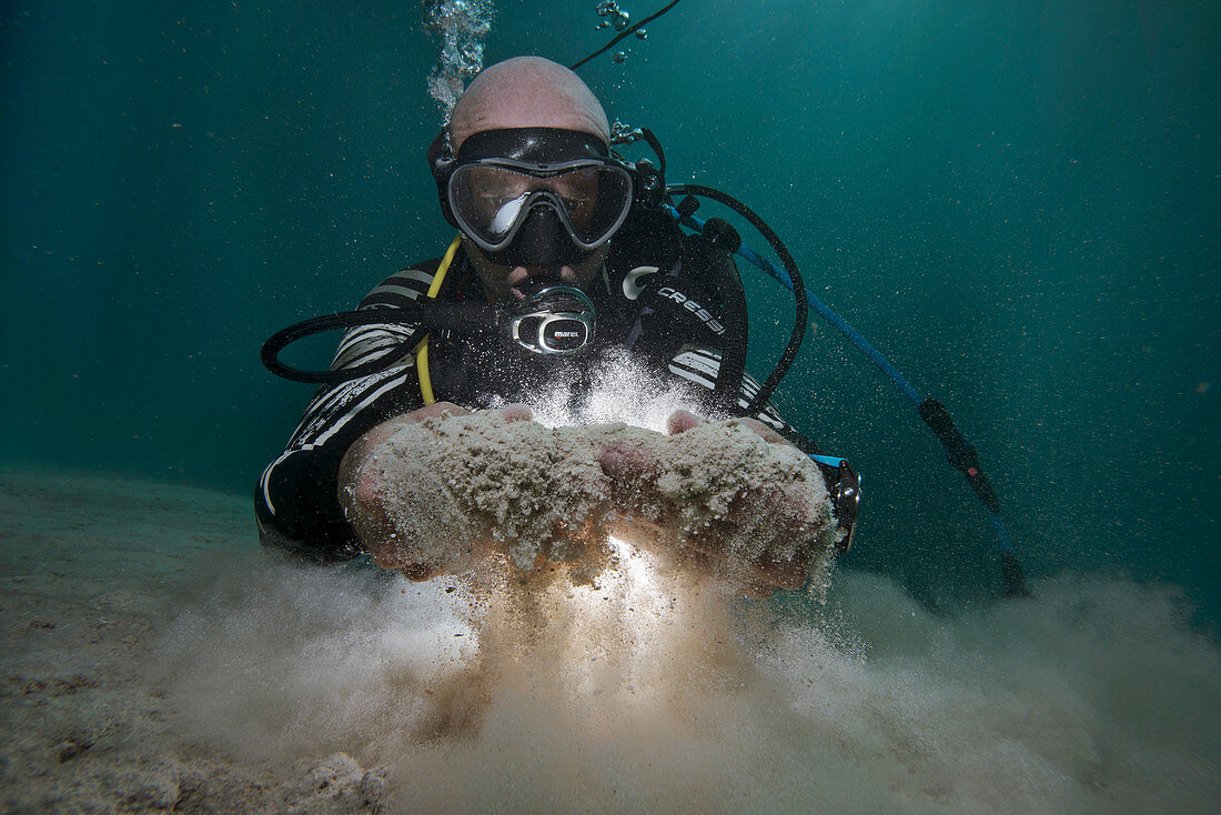Testing sand consistency on the seabed