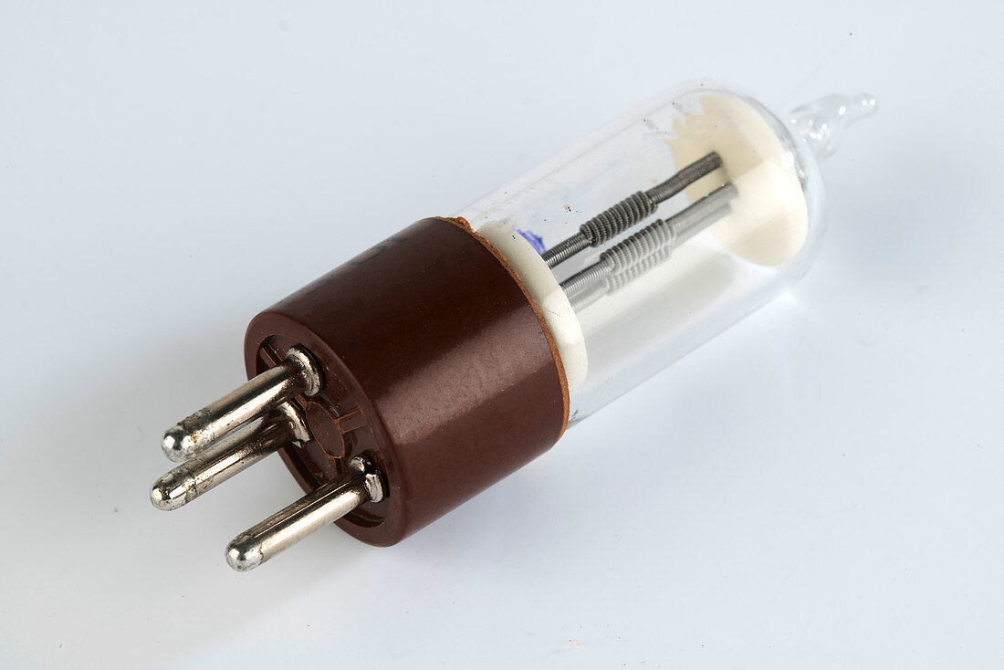 Radio vacuum tube