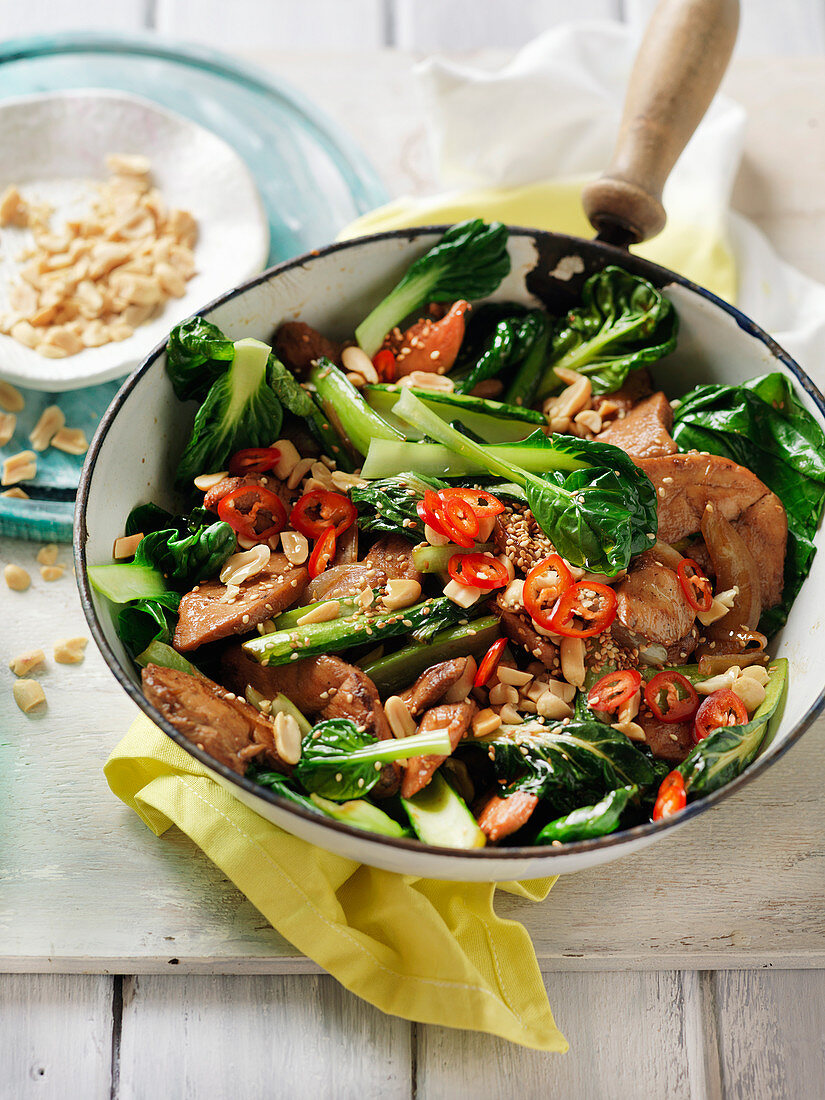 Honig-Hähnchen mit Pak Choi und Chili