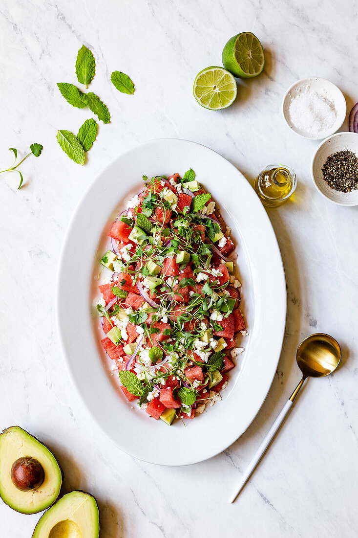 Wassermelonensalat mit Avocado und Feta