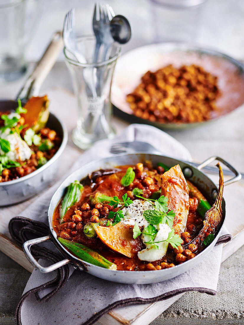 Gemüse-Tajine mit Kürbis und Auberginen