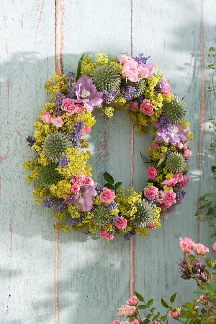 Hanging wreath with mini roses, lady's mantle, lavender