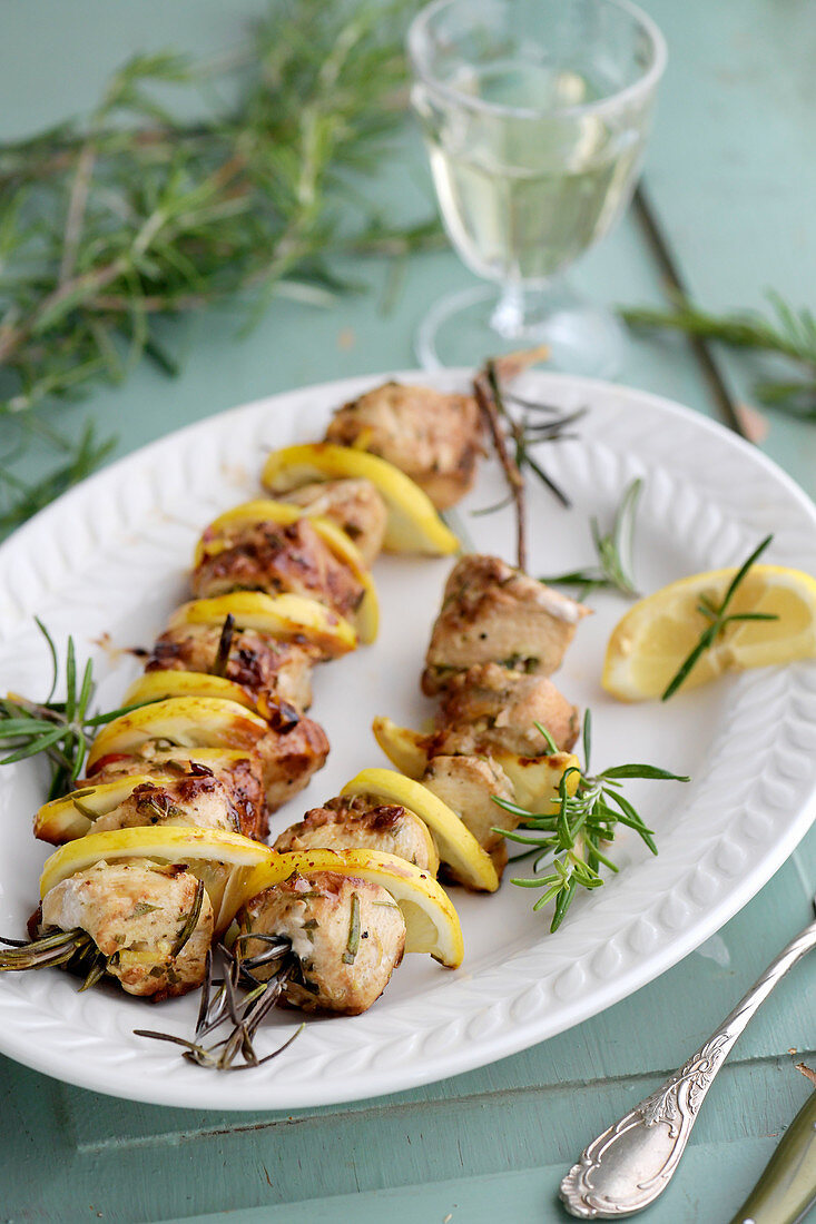 Chicken skewer with rosemary and lemoned