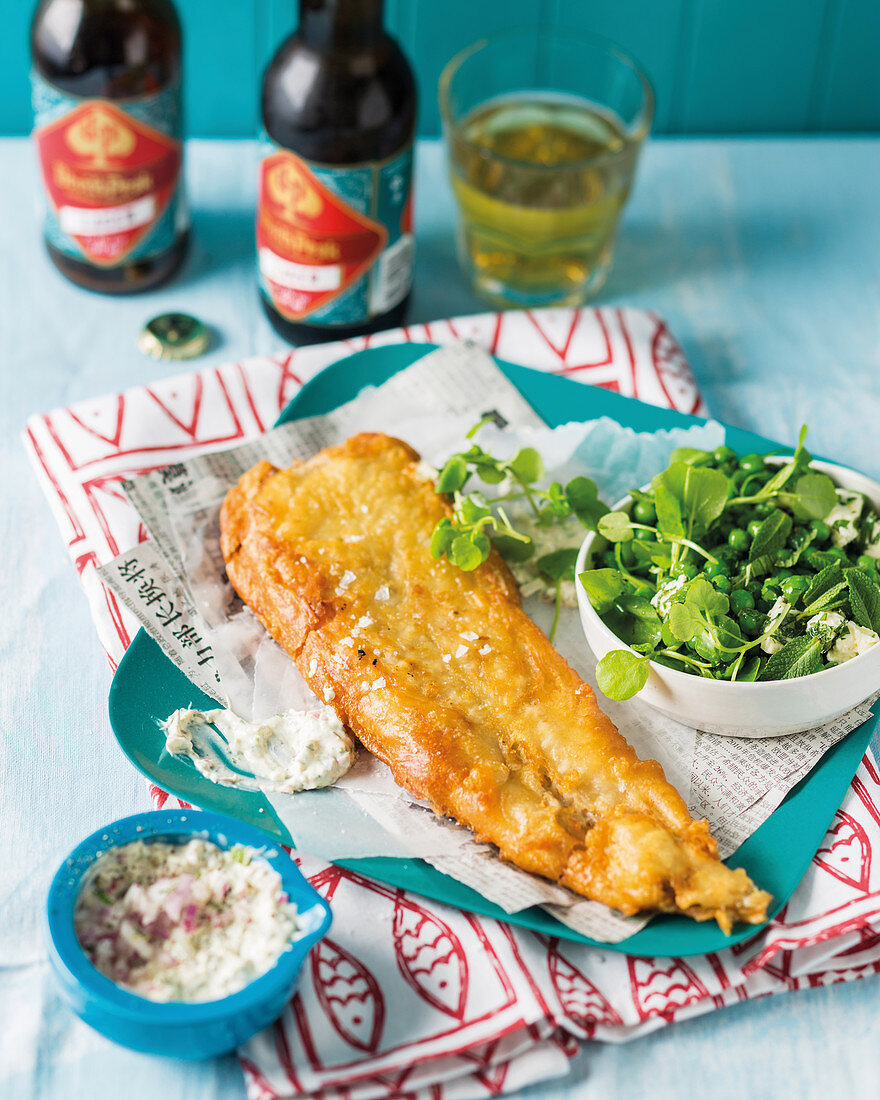 Beer-battered fish with sauce tartar