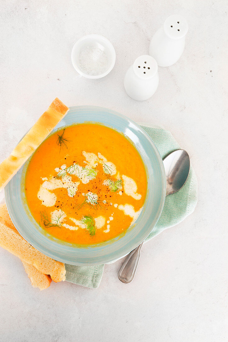 Carrots and fennel roasted soup with focaccia