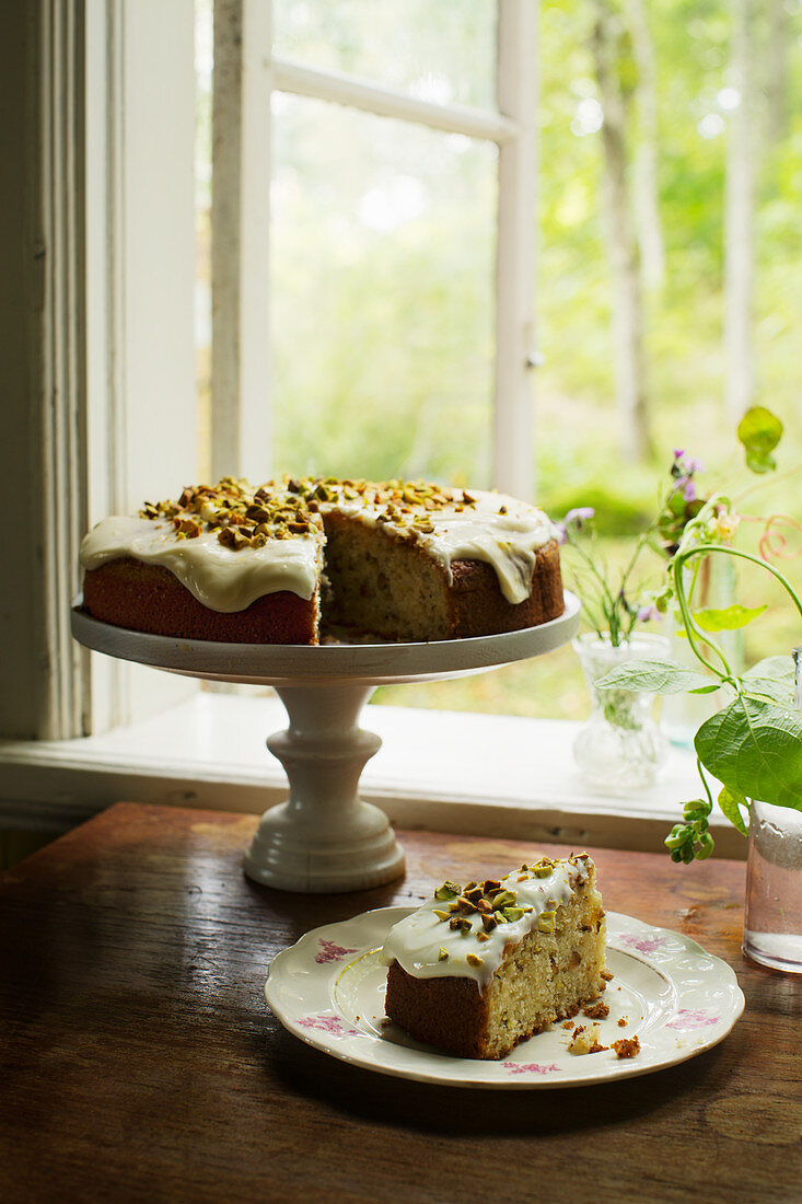 Pastinakenkuchen mit Pistazie