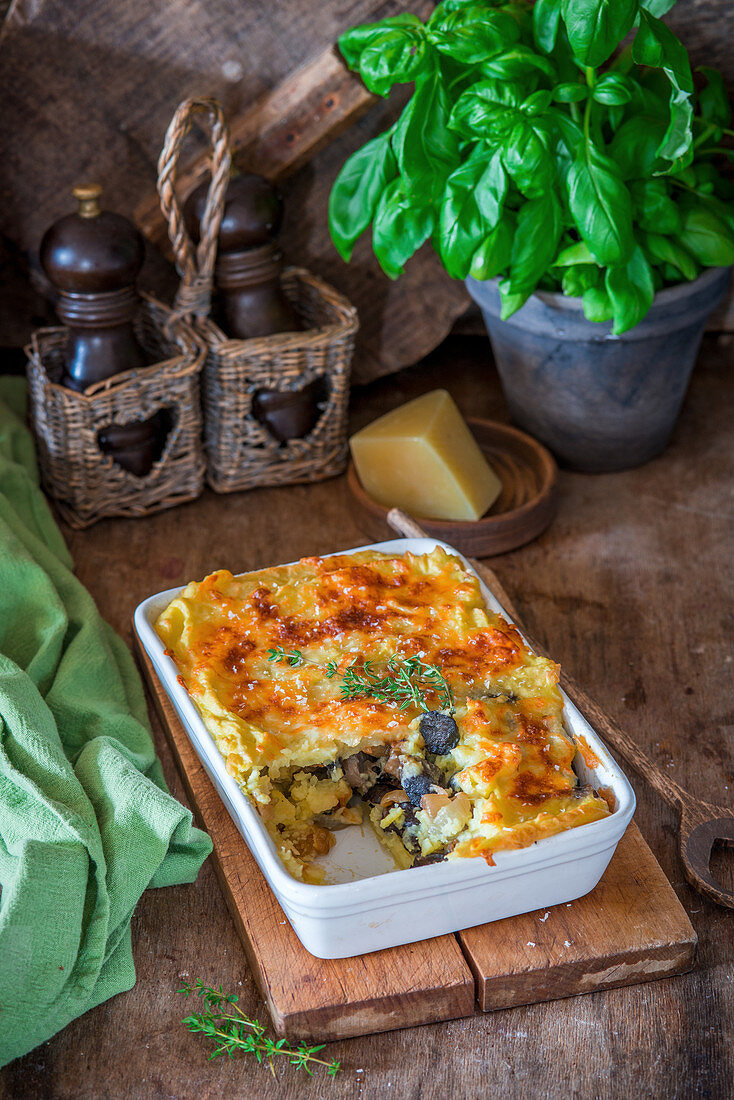 Potato puree bake with mushrooms